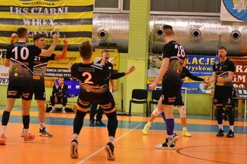 Czarni przegrali w zaległym meczu
